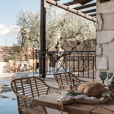 Villa Viatzo - Eclectic With Heated Saltwater Pools