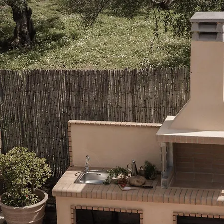 Villa Viatzo - Eclectic With Heated Saltwater Pools *